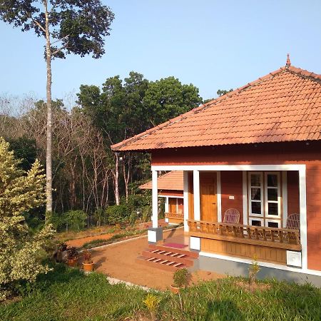 Tranquil Farms Villa Manimala Bagian luar foto