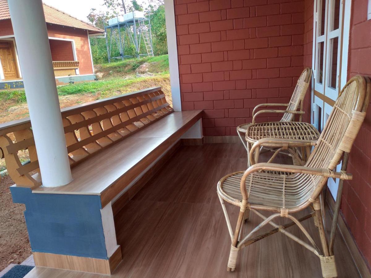 Tranquil Farms Villa Manimala Bagian luar foto