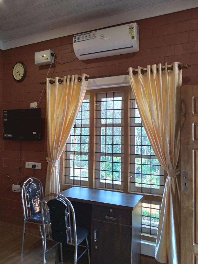 Tranquil Farms Villa Manimala Bagian luar foto